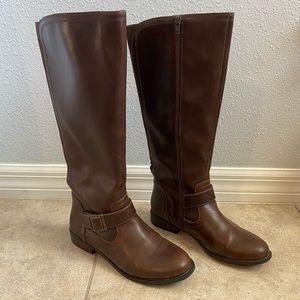 American Eagle brown leather riding boots size 8